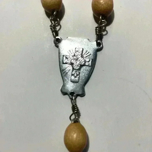VINTAGE WOOD BEADS ROSARY - Picture 7 of 7